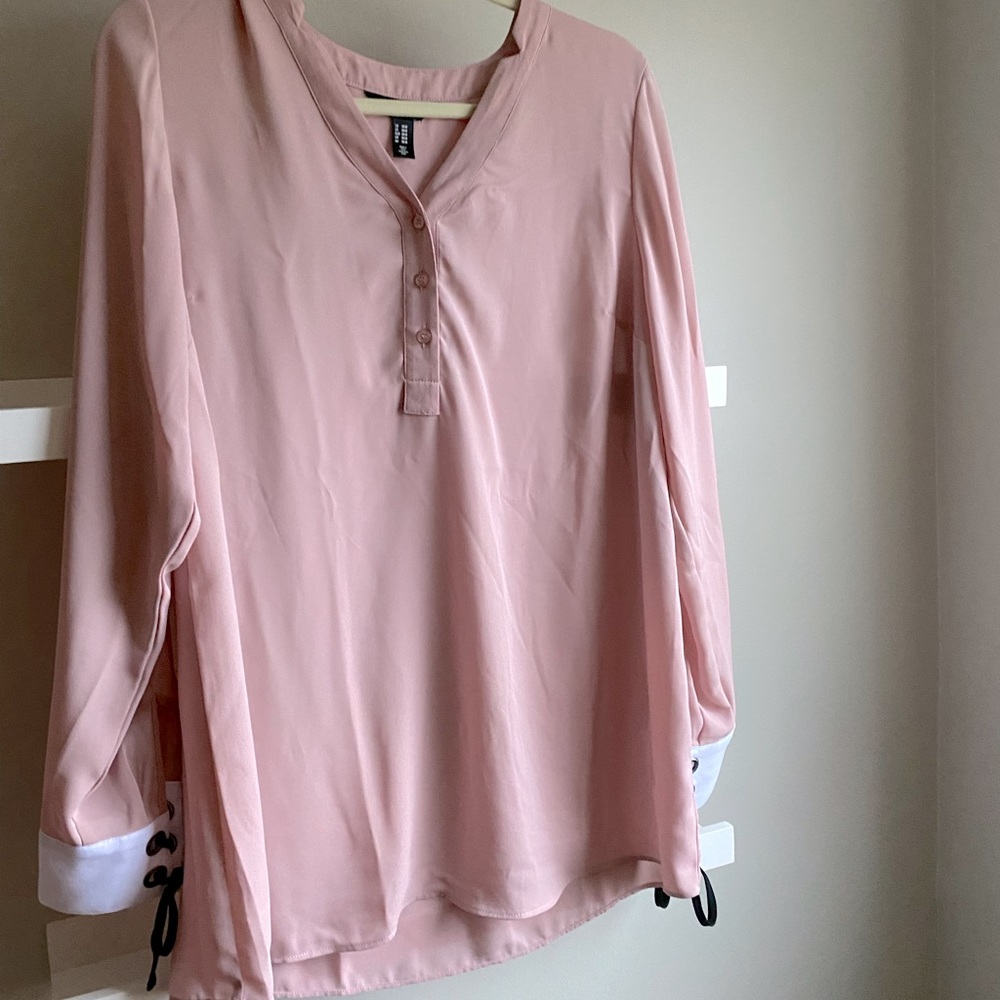 Stork & Babe Maternity blouse EUC M